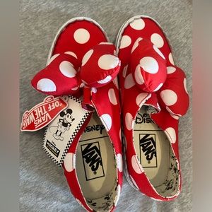 Vans Disney x Authentic Gore
'Minnie's Bow' size 8
